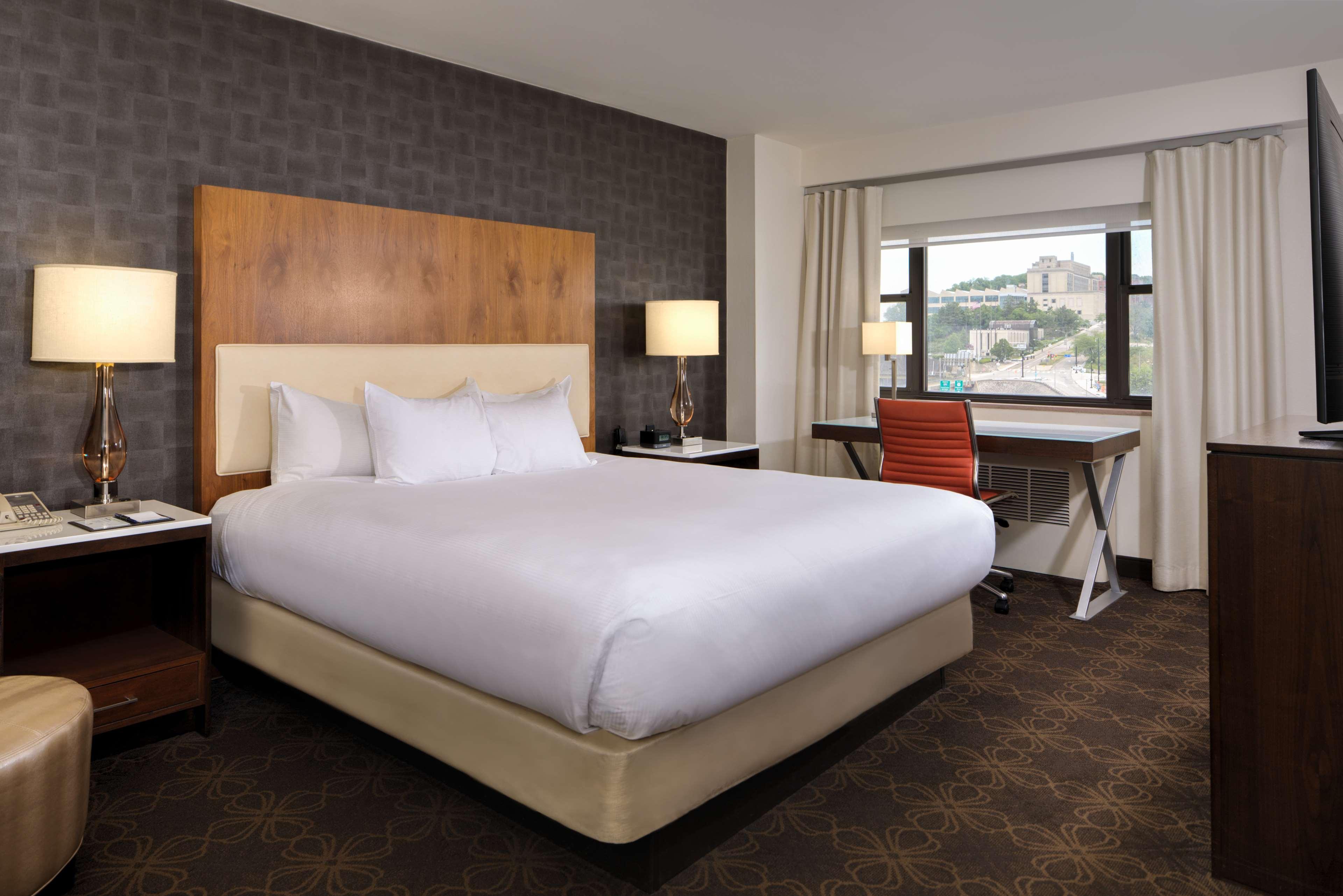 Doubletree By Hilton Hotel & Suites Pittsburgh Downtown Esterno foto