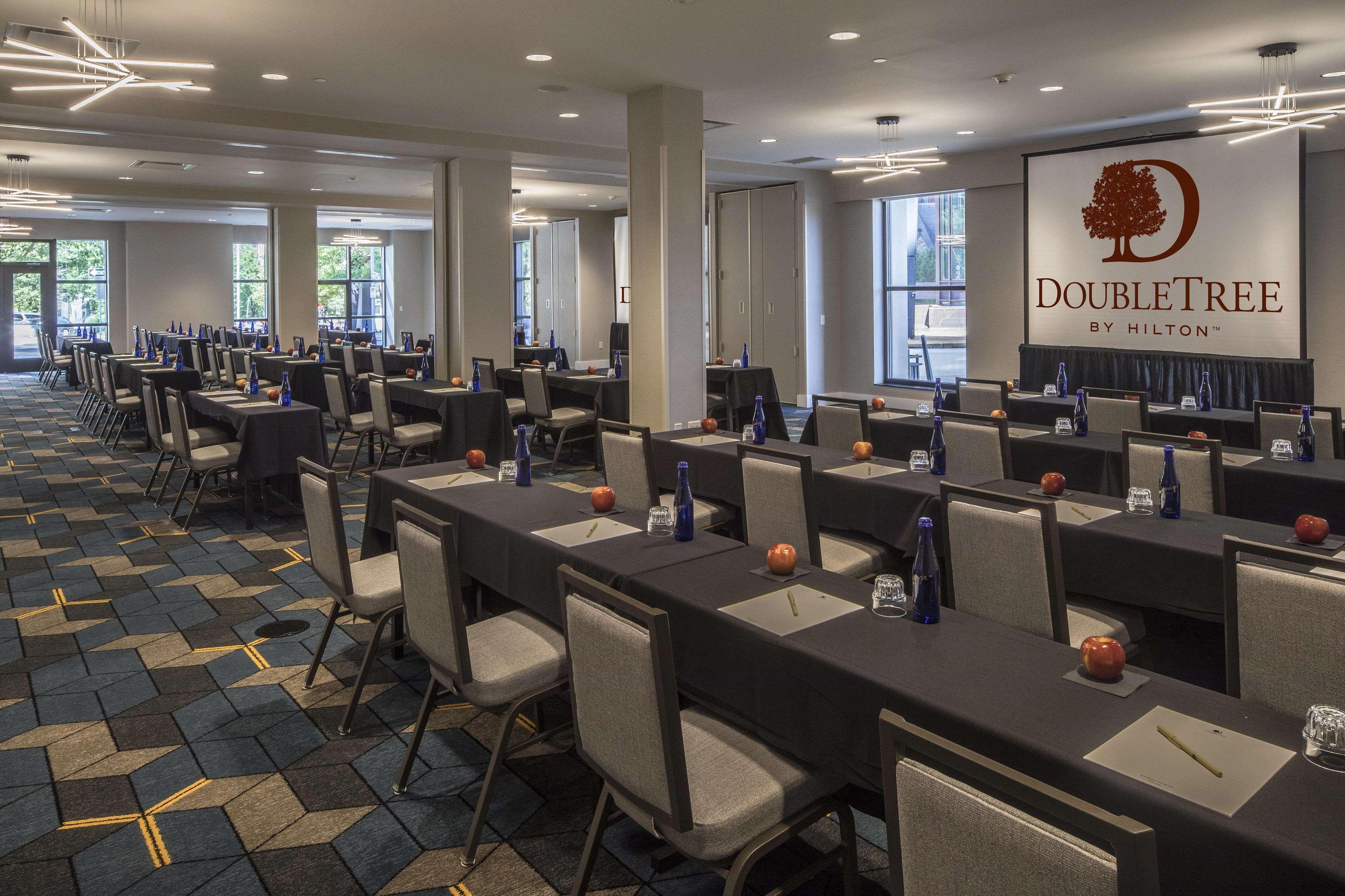 Doubletree By Hilton Hotel & Suites Pittsburgh Downtown Esterno foto